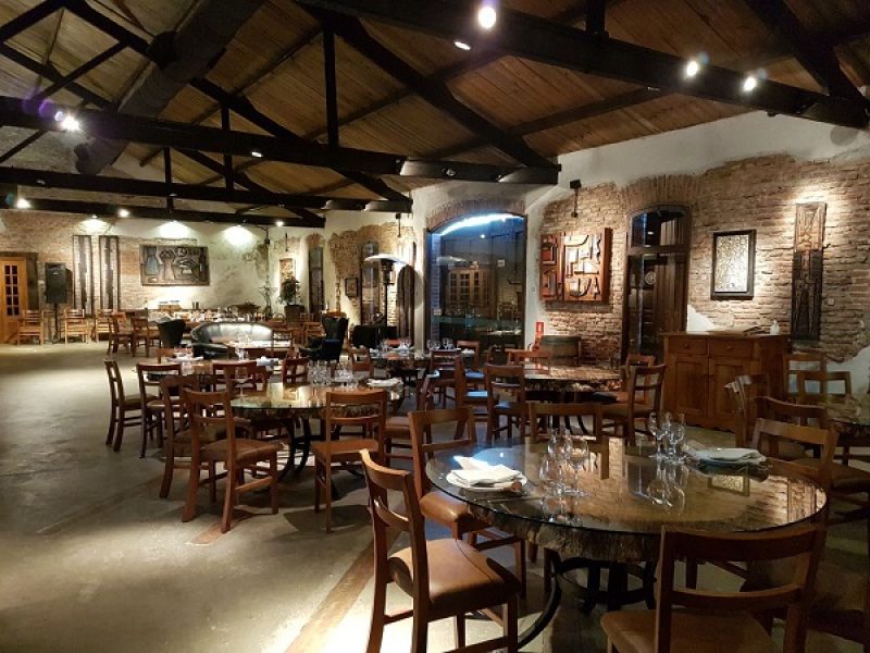 Bodega Juanicó – Visita & Degustação com Almoço - Salão e Restaurante da Vinícola - Uruguai